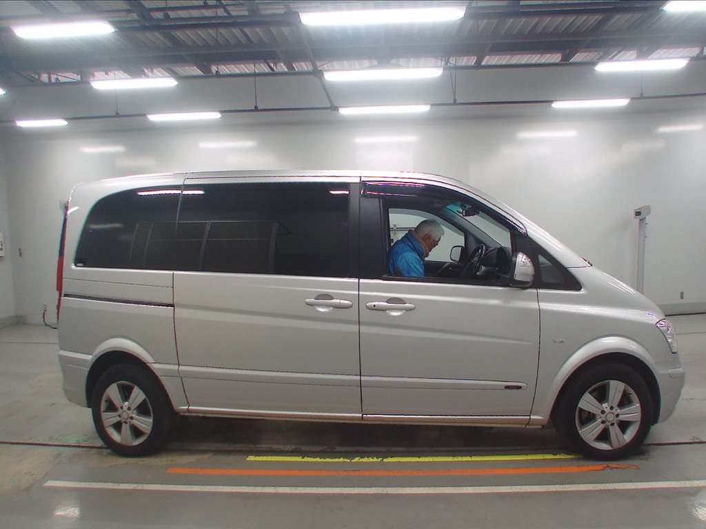 MERCEDES-BENZ V-CLASS