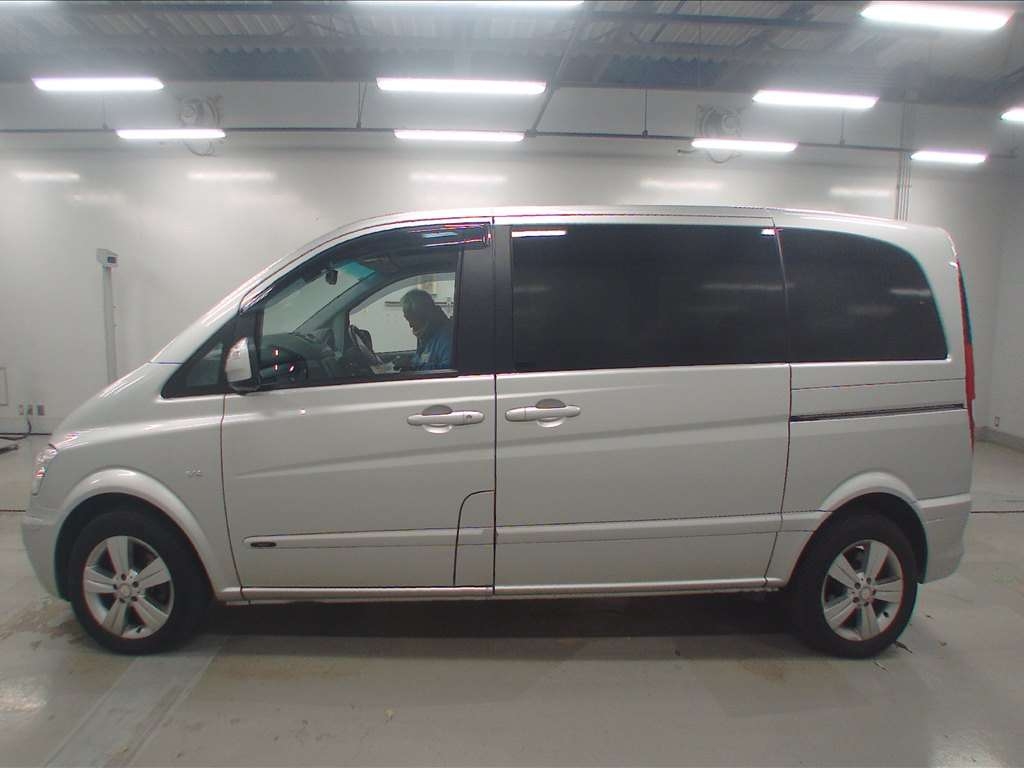 MERCEDES-BENZ V-CLASS
