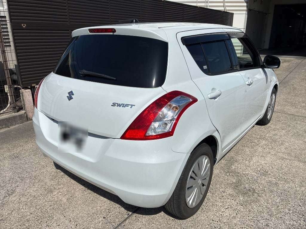 SUZUKI SWIFT