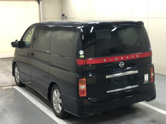NISSAN ELGRAND