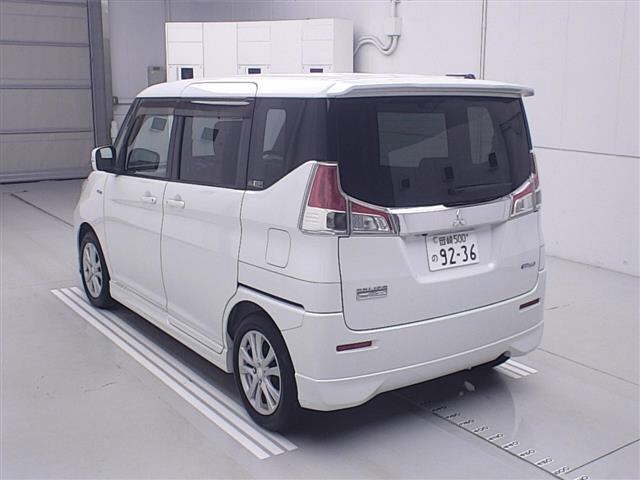 MITSUBISHI DELICA D:2