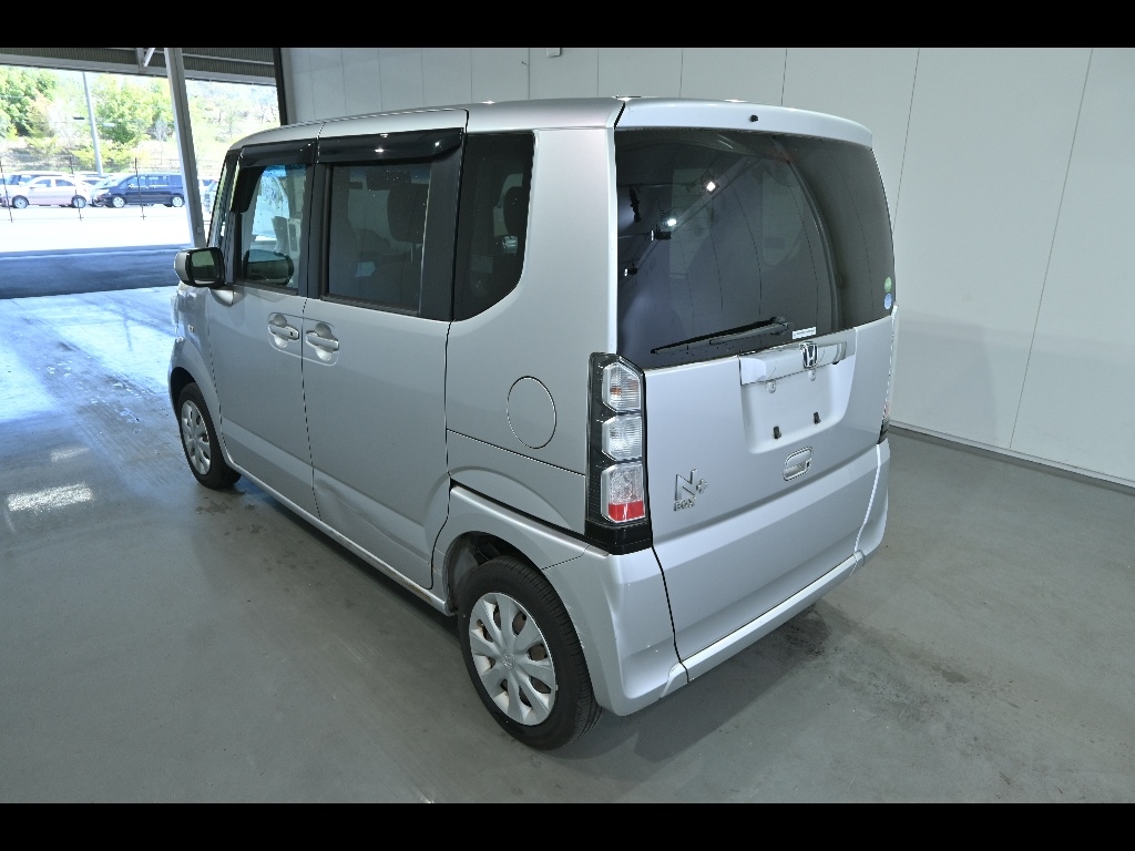 HONDA N-BOX+