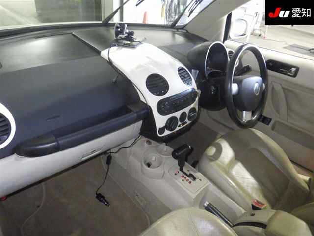 VOLKSWAGEN BEETLE