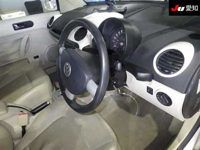 VOLKSWAGEN BEETLE