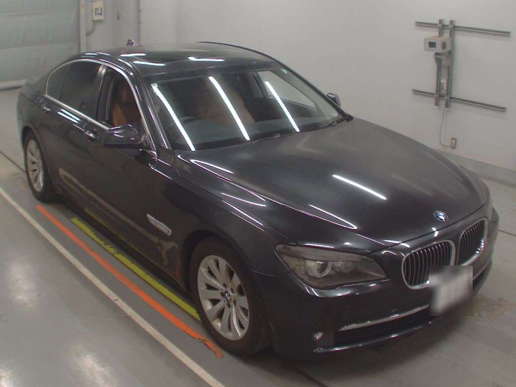 BMW 7-SERIES