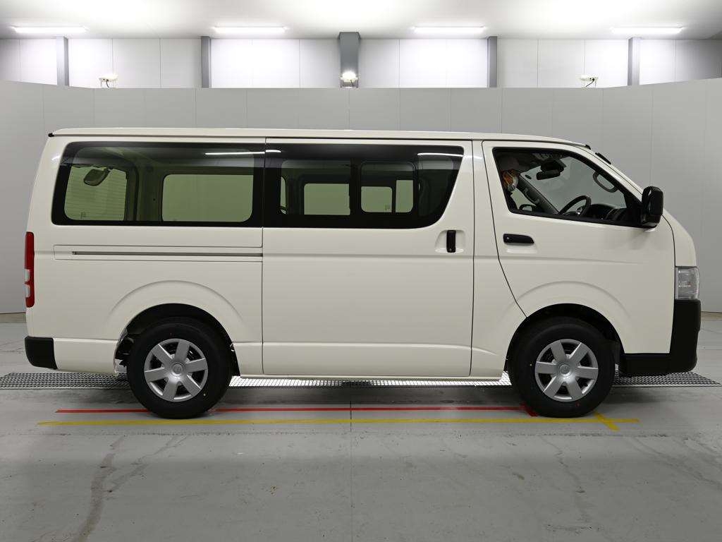 TOYOTA REGIUS ACE