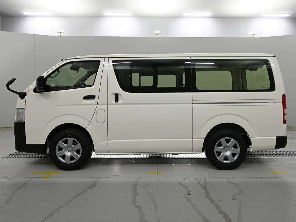 TOYOTA REGIUS ACE