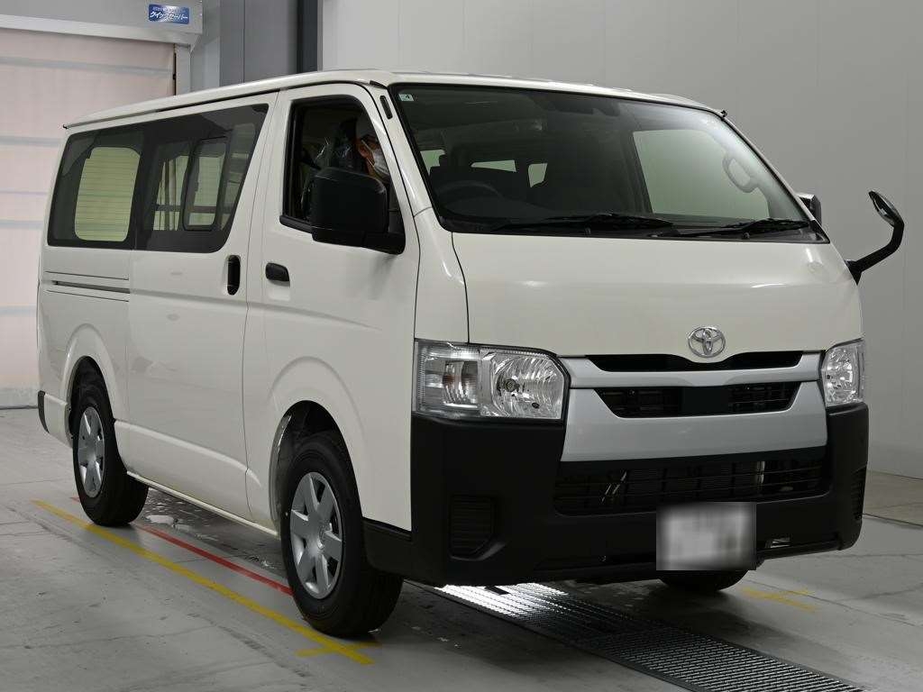 TOYOTA REGIUS ACE