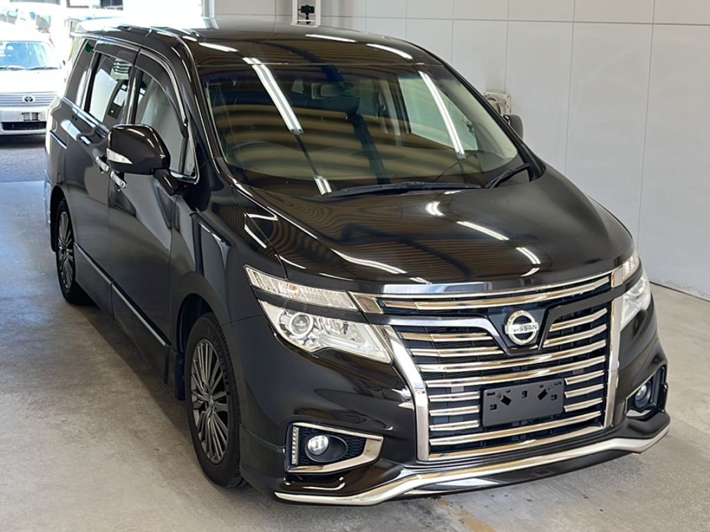 NISSAN ELGRAND