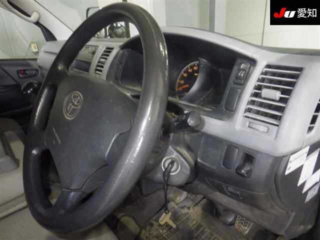 TOYOTA REGIUS ACE
