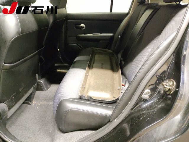 NISSAN TIIDA
