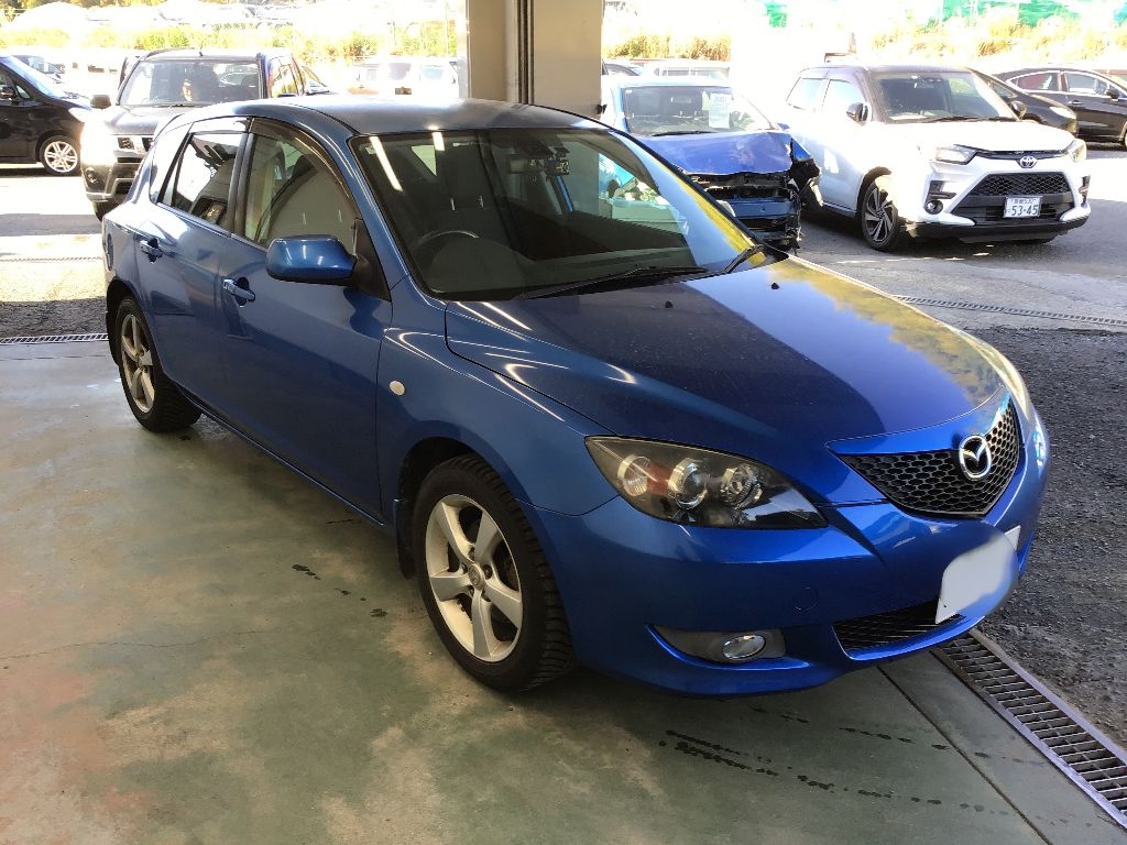 MAZDA AXELA