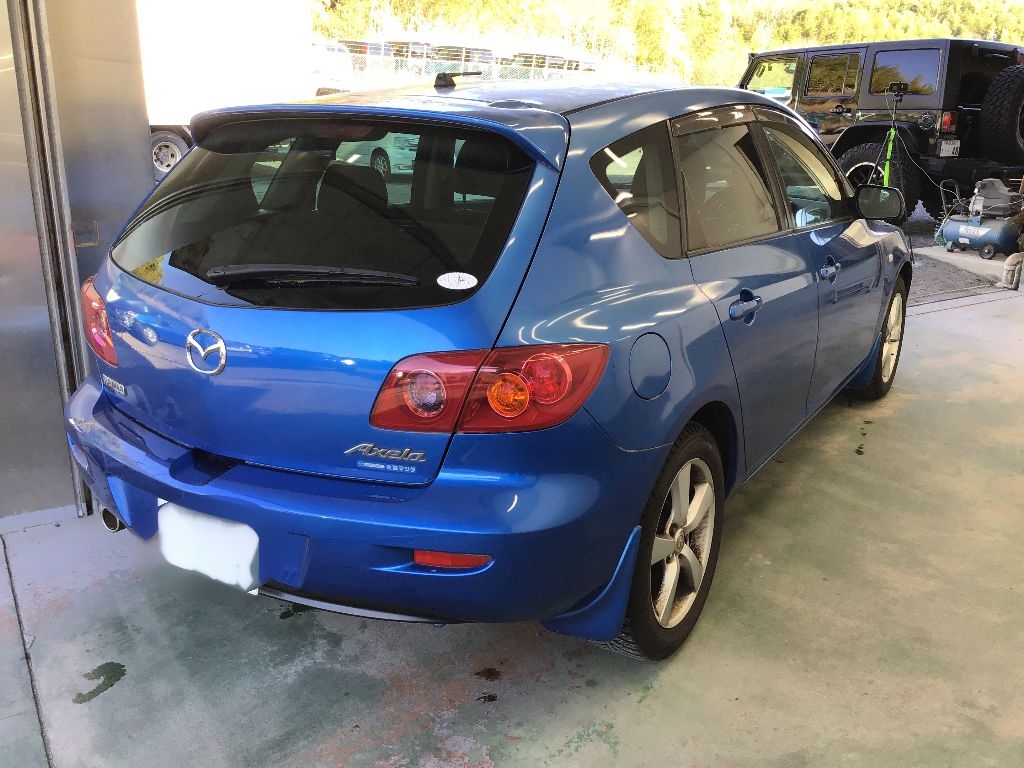 MAZDA AXELA
