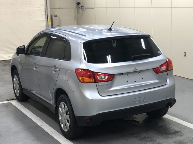 MITSUBISHI RVR