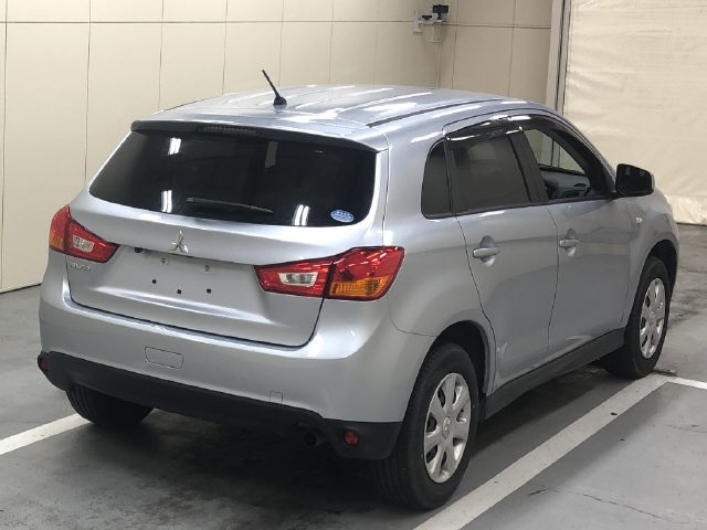 MITSUBISHI RVR