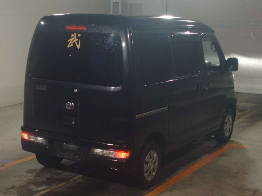 TOYOTA PIXIS VAN