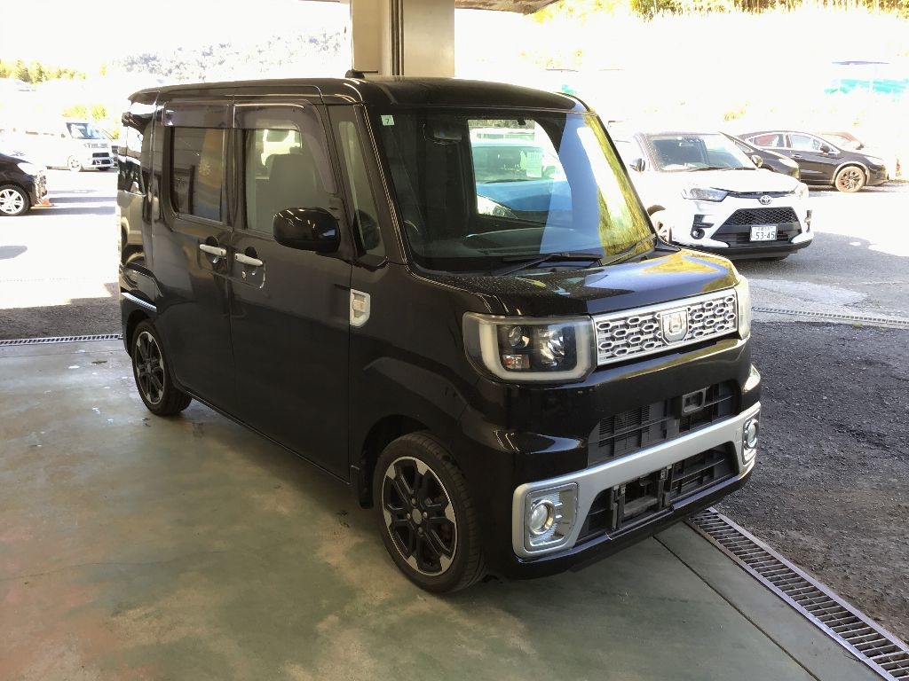DAIHATSU WAKE