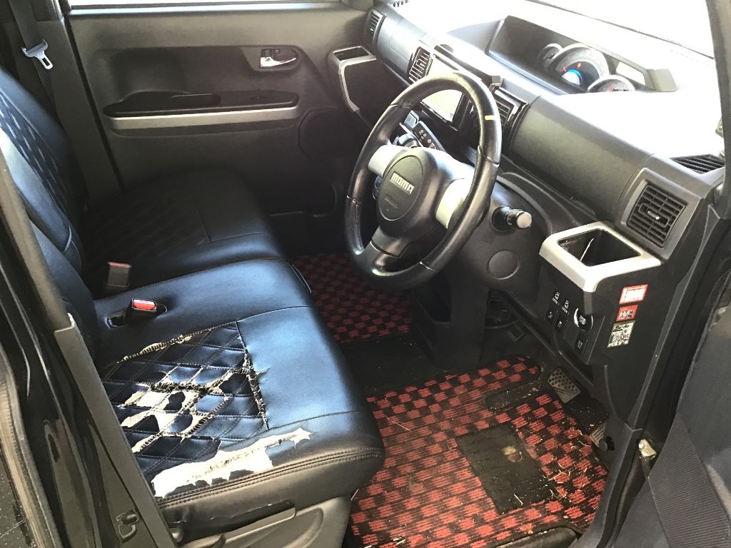 DAIHATSU WAKE