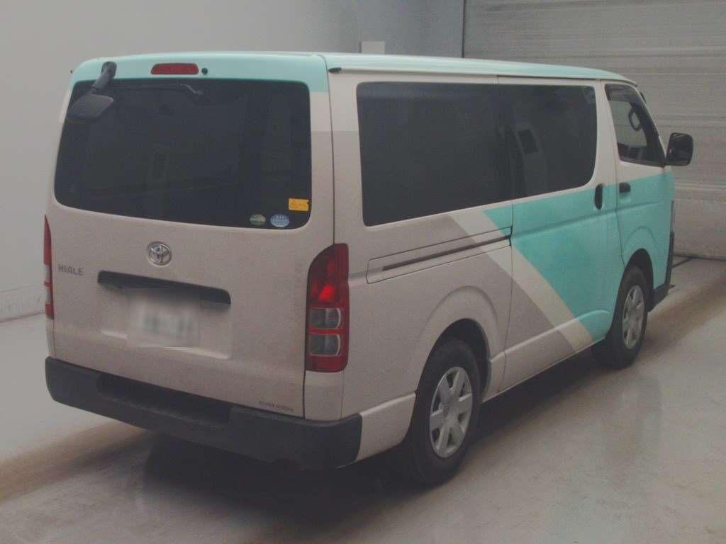 TOYOTA REGIUS ACE