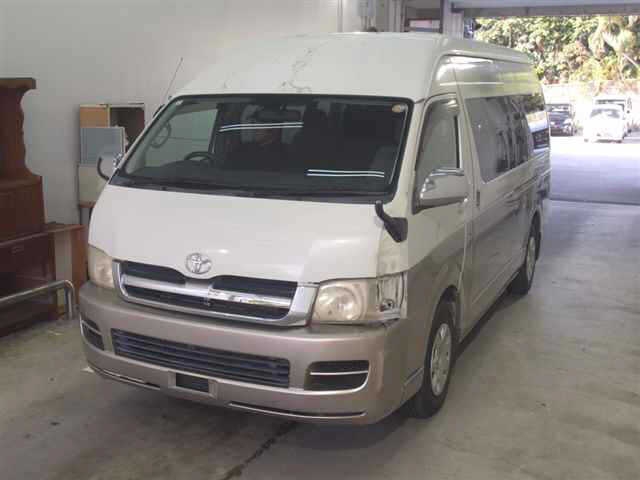 TOYOTA HIACE