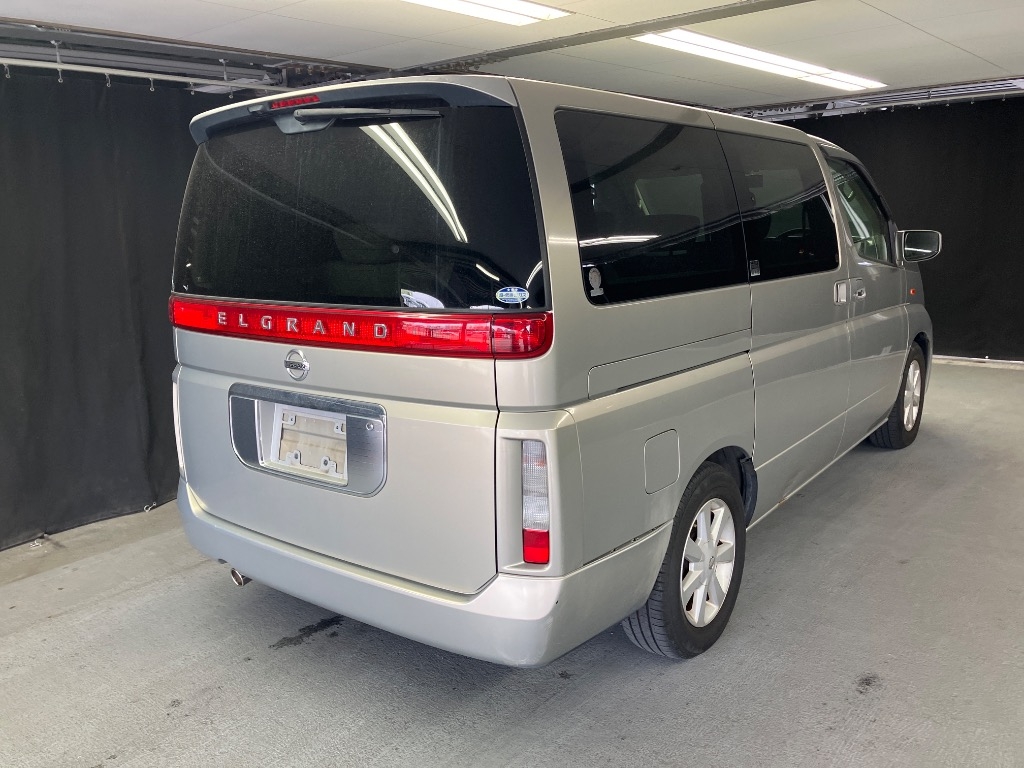 NISSAN ELGRAND