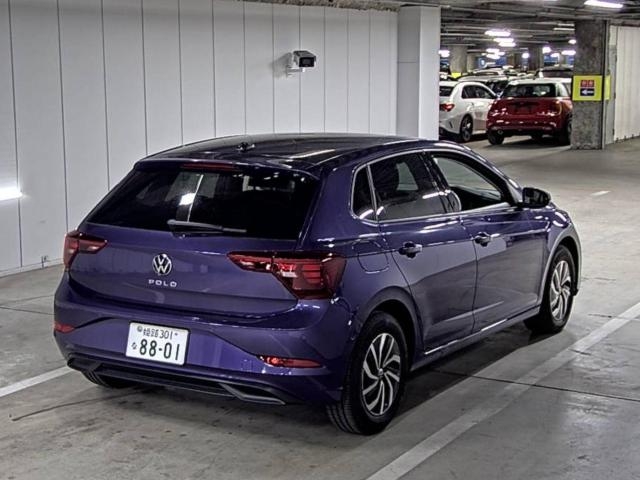VOLKSWAGEN POLO