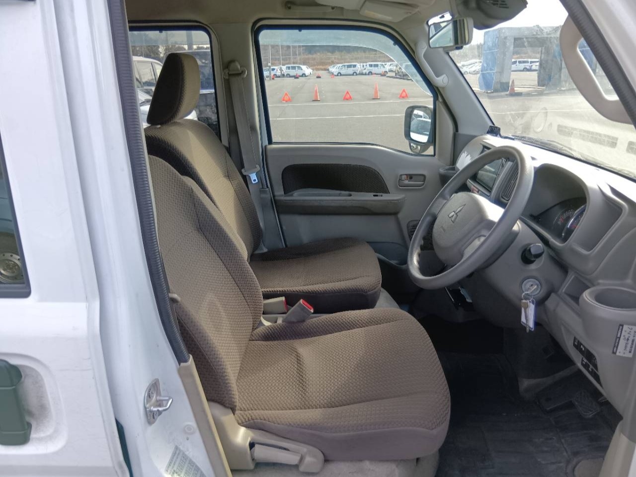 MITSUBISHI MINICAB