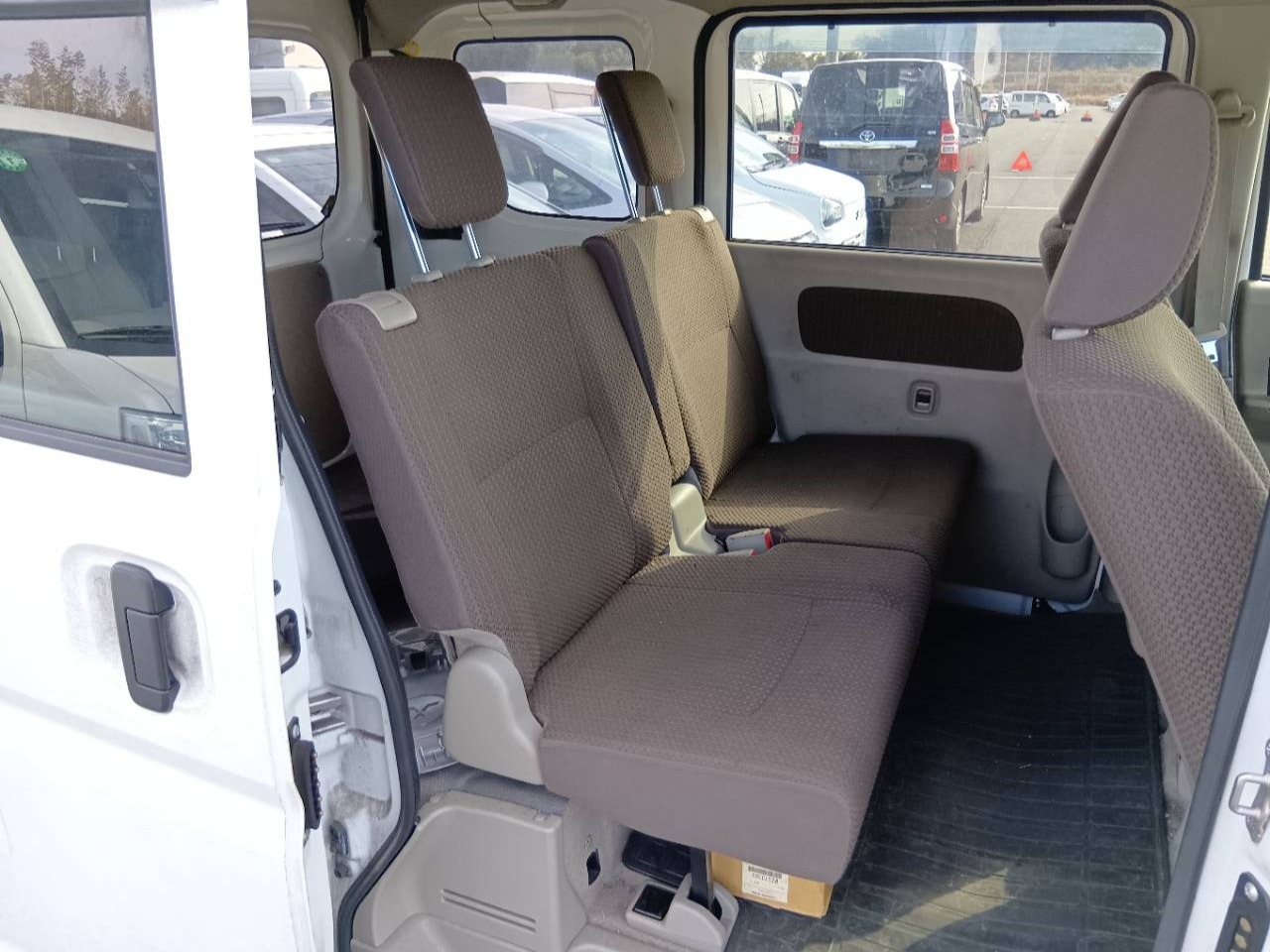 MITSUBISHI MINICAB