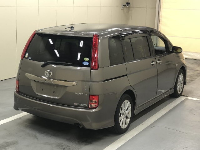 TOYOTA ISIS