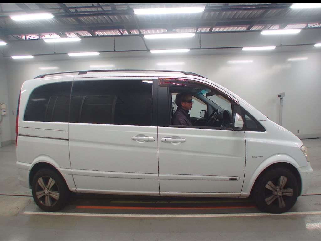 MERCEDES-BENZ V-CLASS