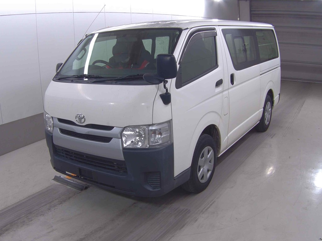 TOYOTA REGIUS ACE
