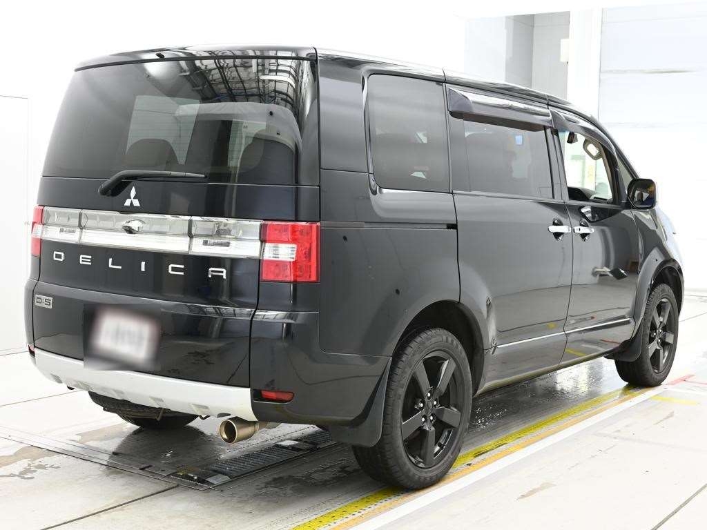 MITSUBISHI DELICA D:5