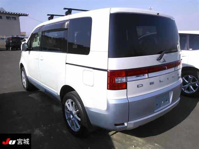 MITSUBISHI DELICA D:5