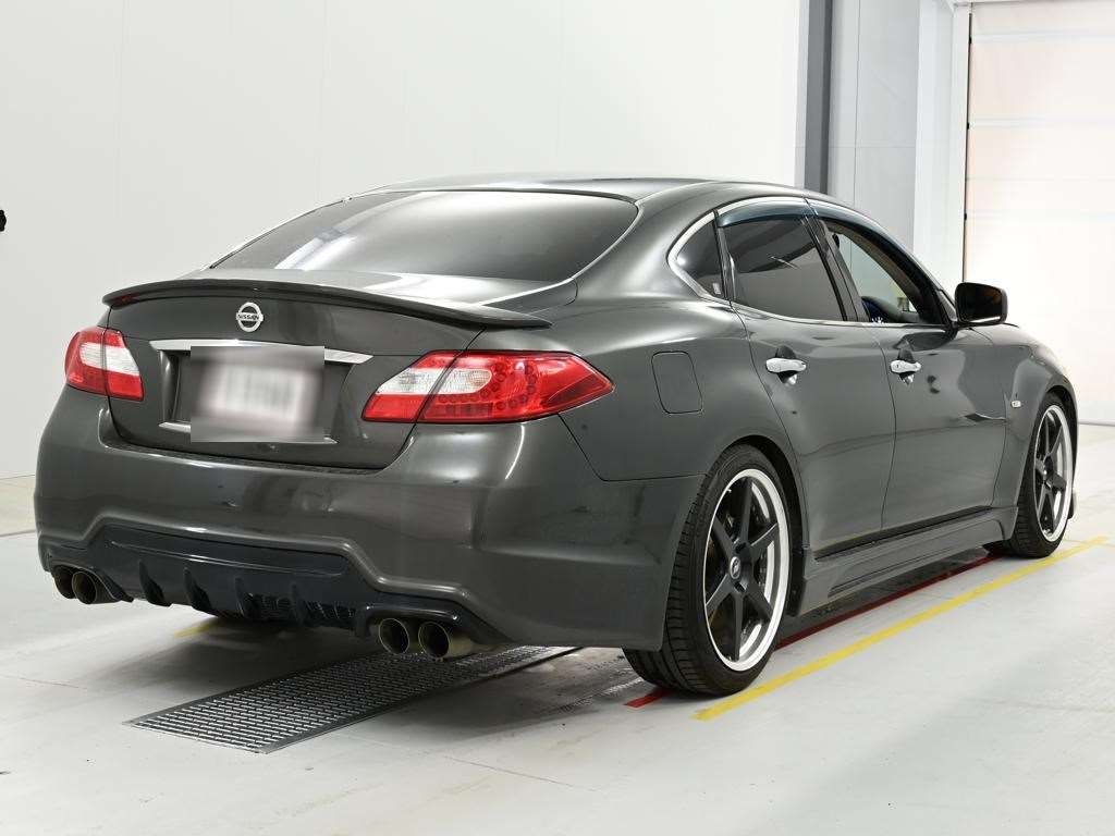 NISSAN FUGA