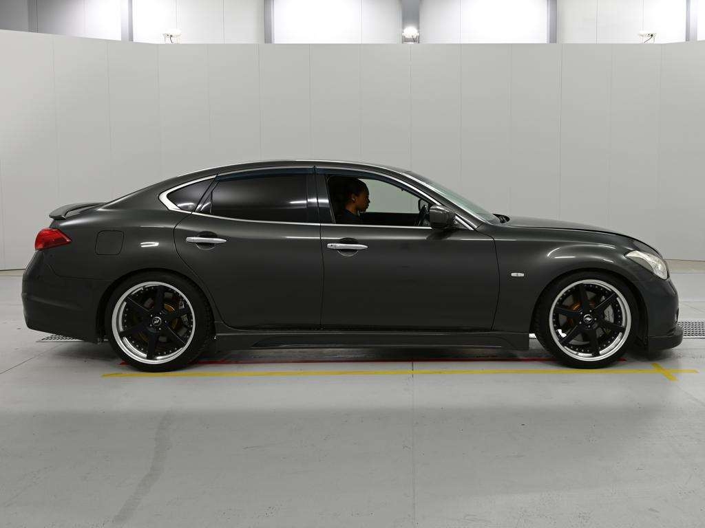 NISSAN FUGA