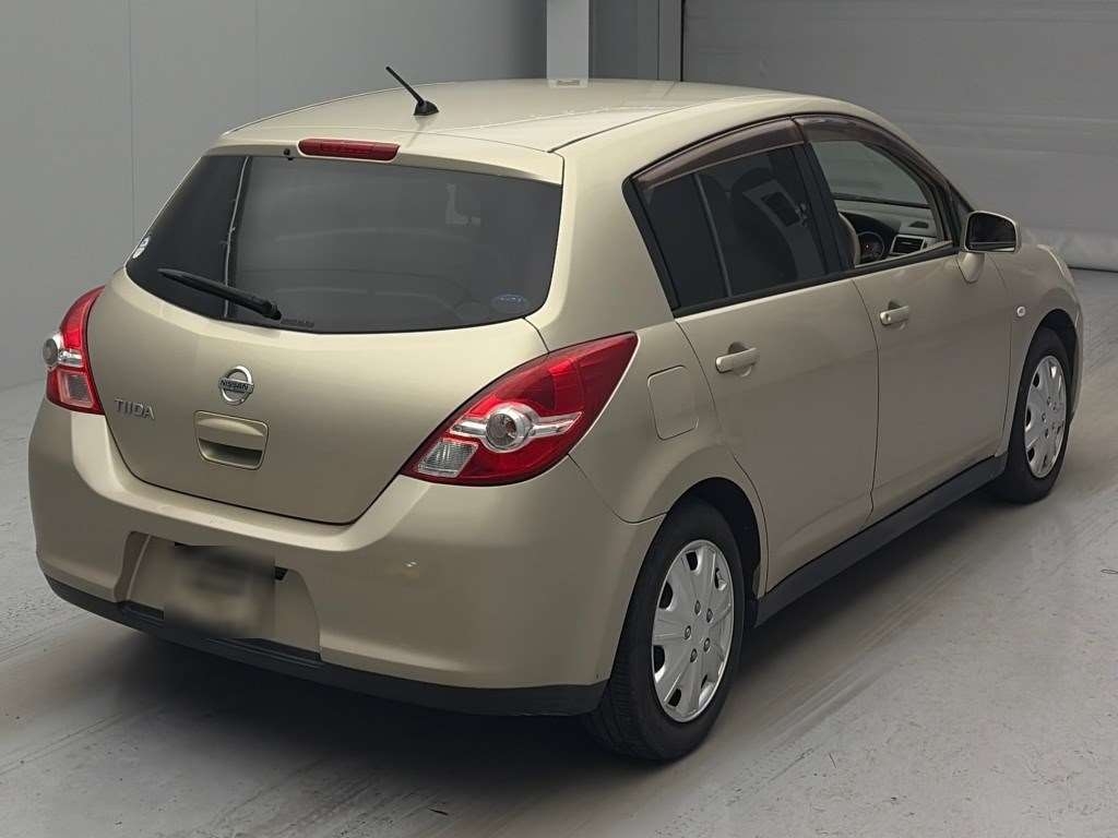 NISSAN TIIDA