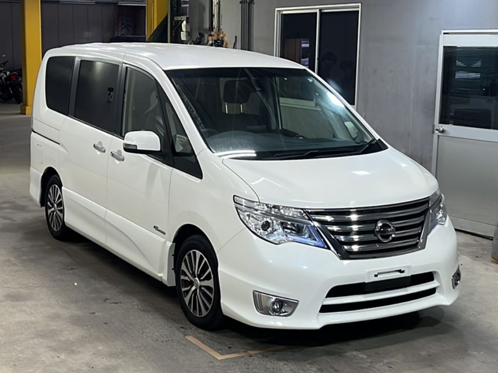 NISSAN SERENA