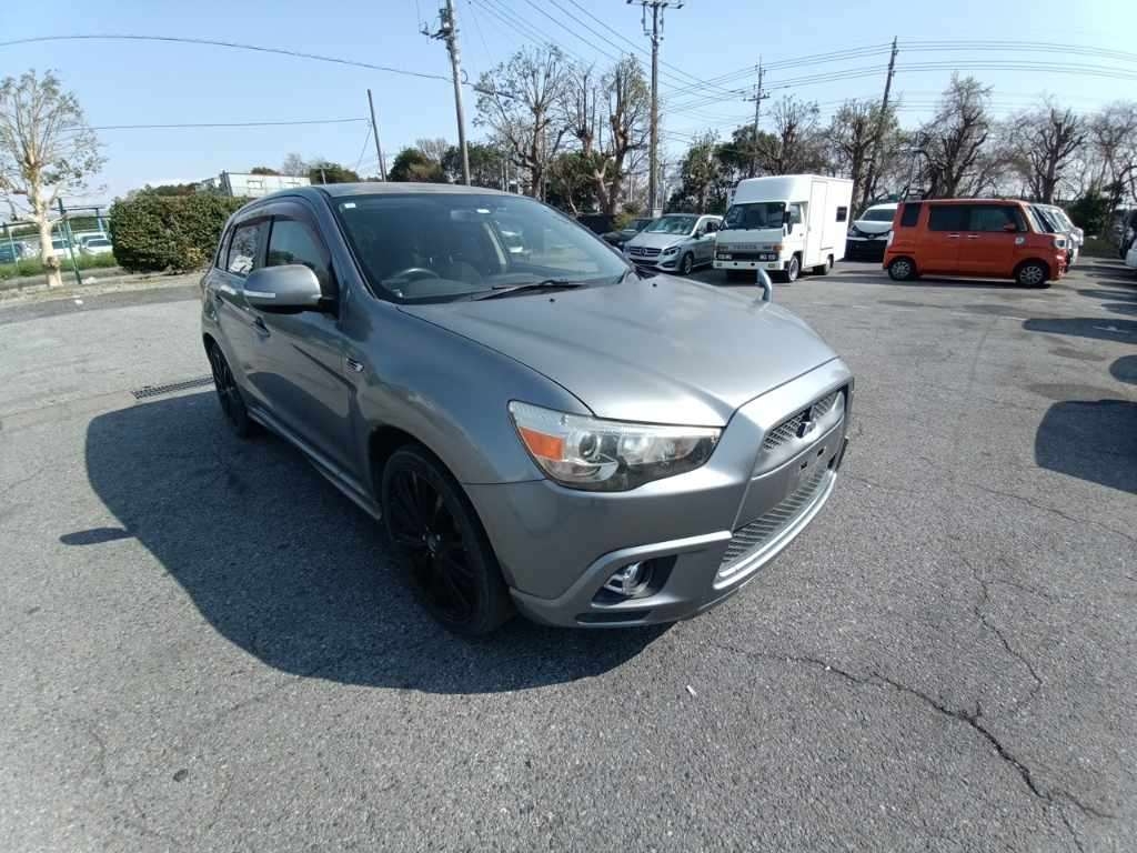 MITSUBISHI RVR
