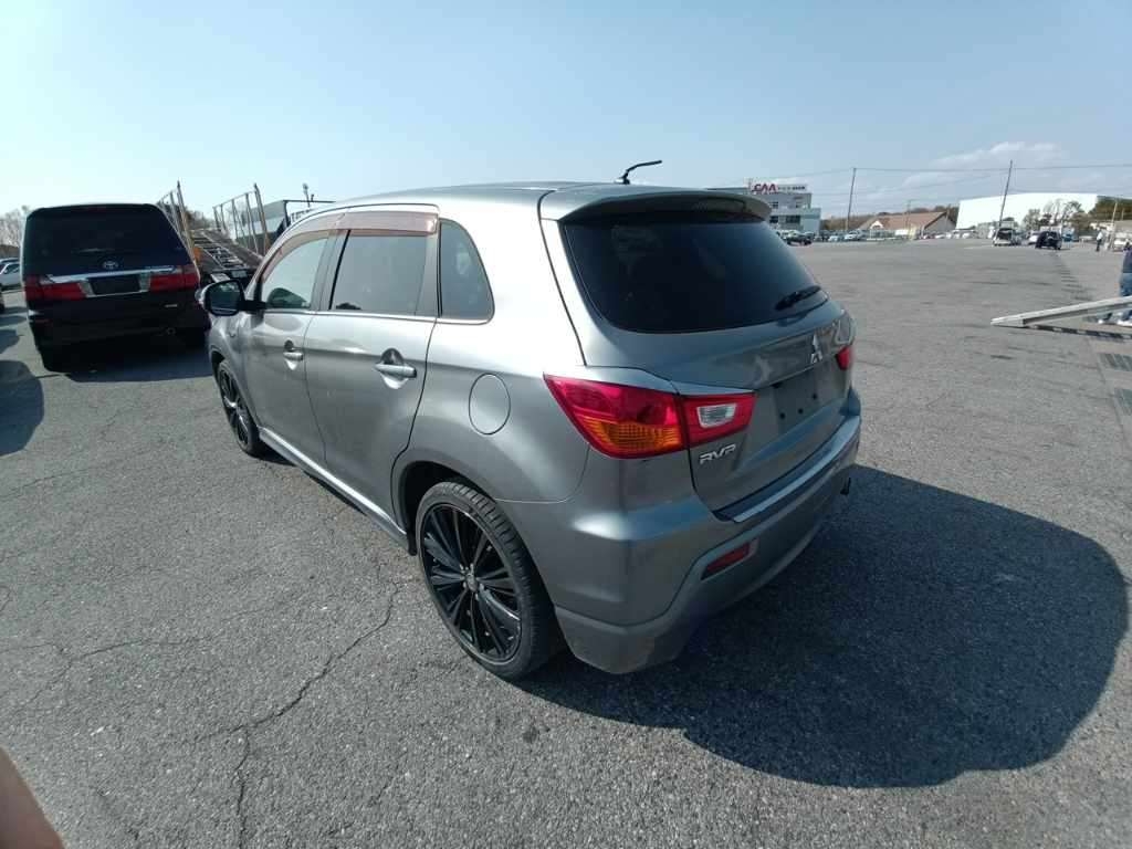 MITSUBISHI RVR