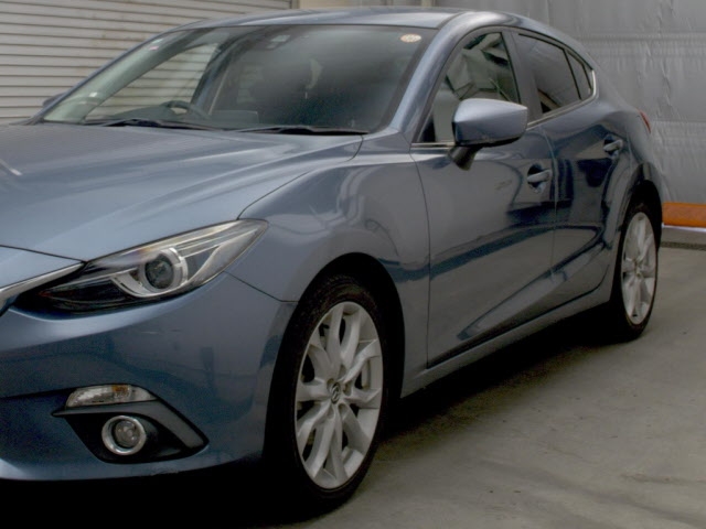 MAZDA AXELA