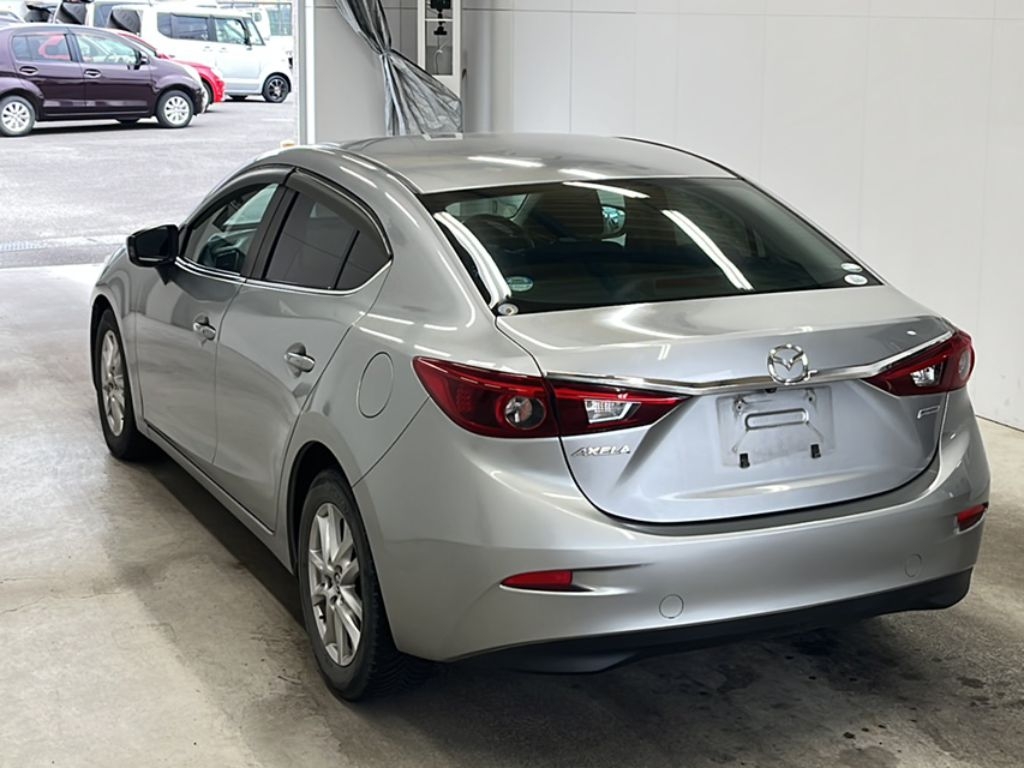 MAZDA AXELA