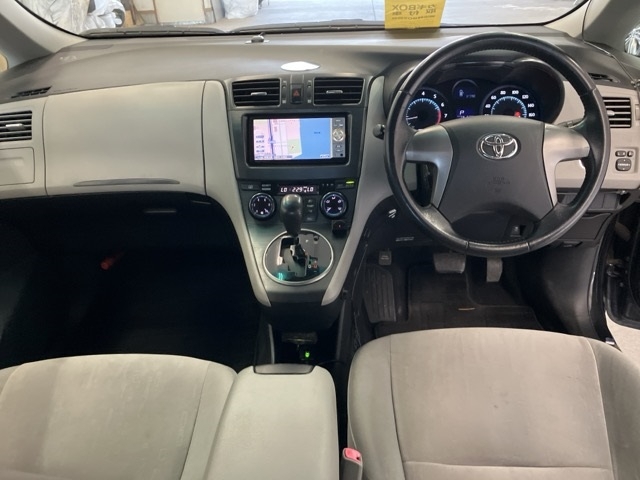 TOYOTA MARK X ZIO