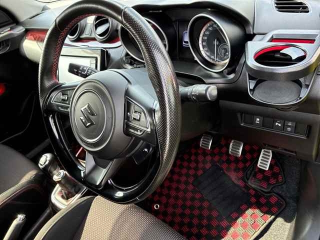 SUZUKI SWIFT