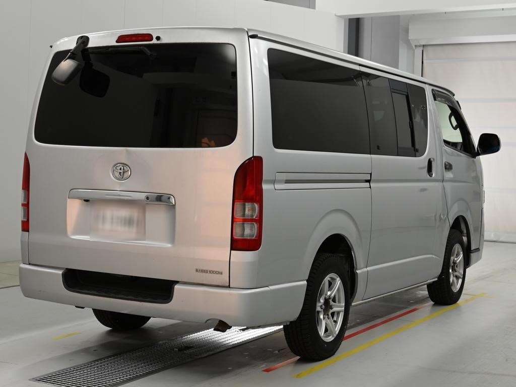 TOYOTA REGIUS ACE