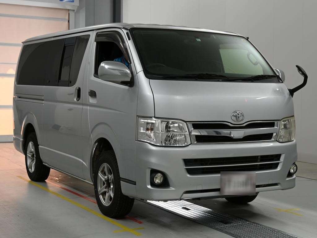 TOYOTA REGIUS ACE