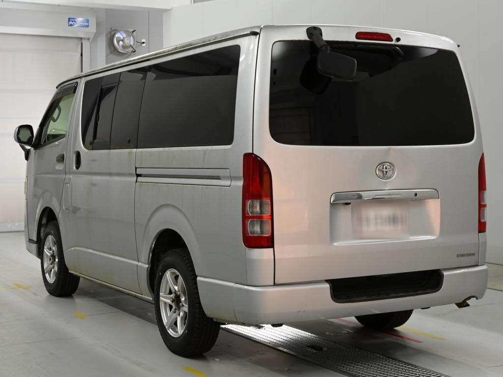 TOYOTA REGIUS ACE