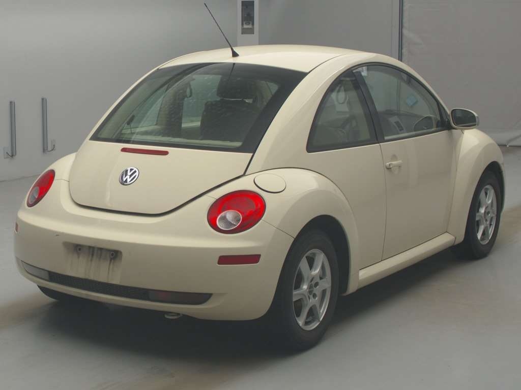 VOLKSWAGEN BEETLE