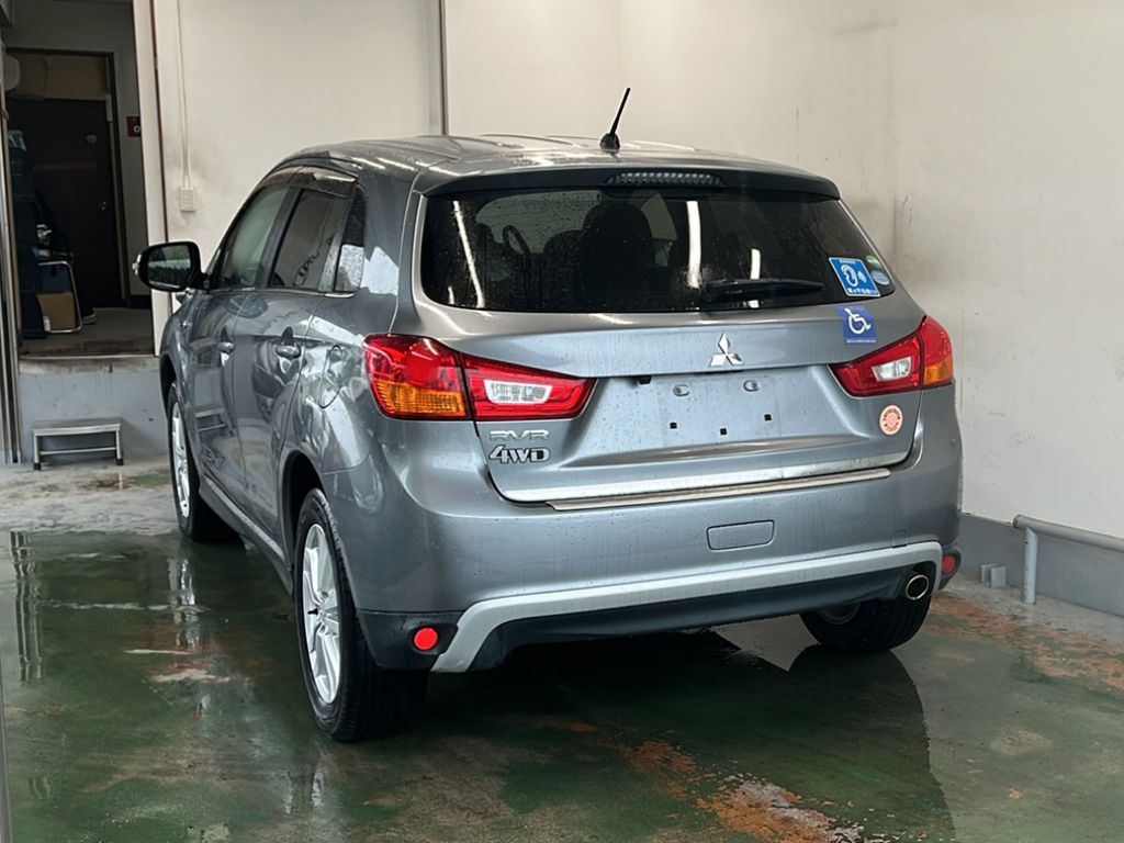 MITSUBISHI RVR