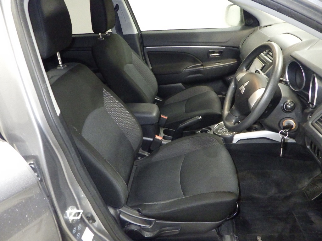 MITSUBISHI RVR