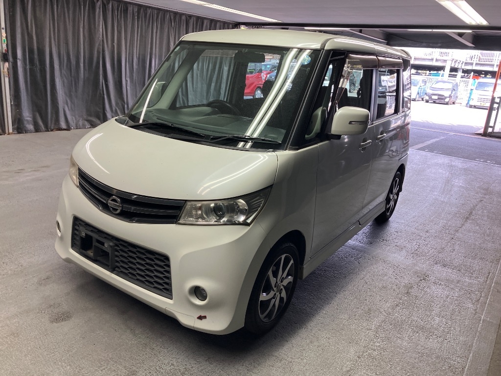 NISSAN ROOX